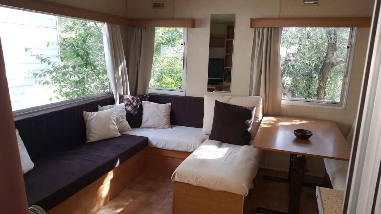 Li Sourso Hotel Aups Kültér fotó